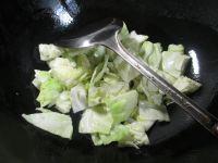 圆白菜炒海虾的做法步骤2